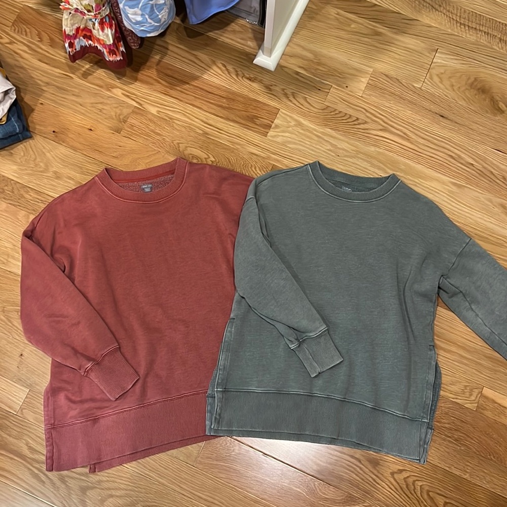 Aerie sweatshirts